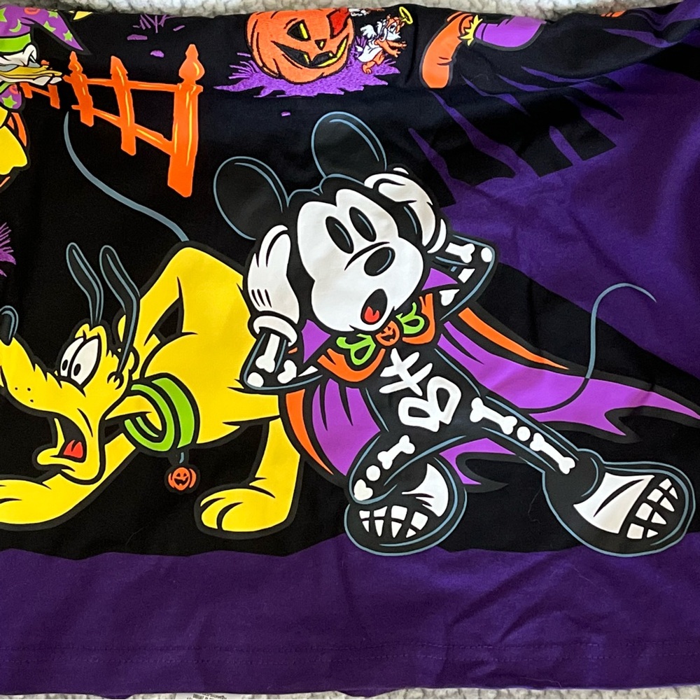 🎃👻🚢 Disney Cruise Line Halloween Short Sleeve T-Shirt - Various Sizes - NWT - Picture 8 of 13